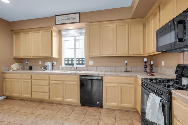 633 Castle Haven Dr, Tracy, CA 95377