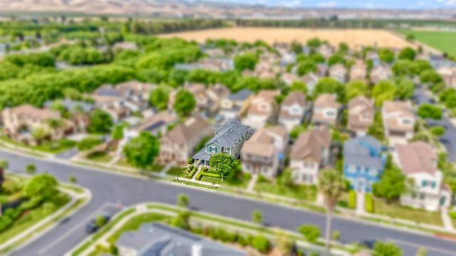 633 Castle Haven Dr, Tracy, CA 95377