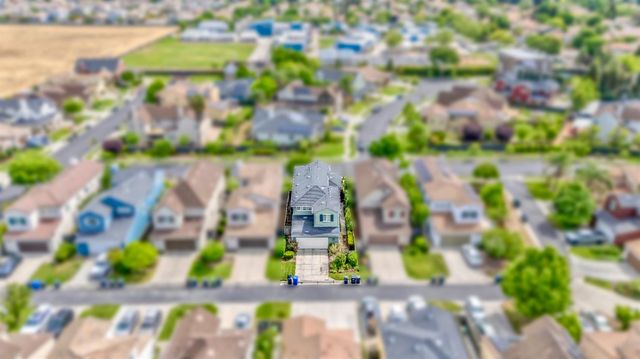 633 Castle Haven Dr, Tracy, CA 95377