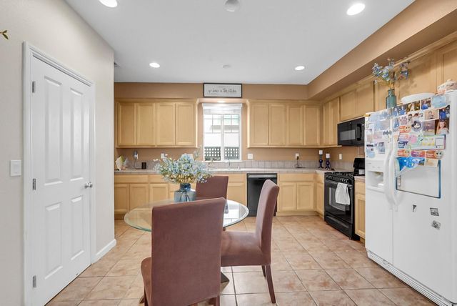 633 Castle Haven Dr, Tracy, CA 95377