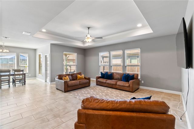 1815 Monterey Bay Dr, Portland, TX 78374