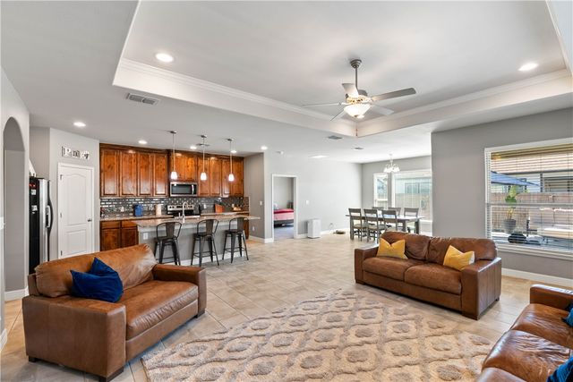 1815 Monterey Bay Dr, Portland, TX 78374