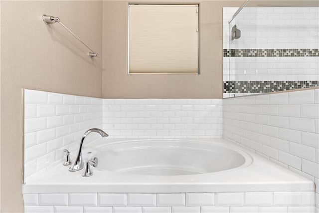 1815 Monterey Bay Dr, Portland, TX 78374