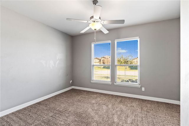 1815 Monterey Bay Dr, Portland, TX 78374