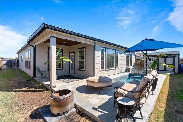 1815 Monterey Bay Dr, Portland, TX 78374