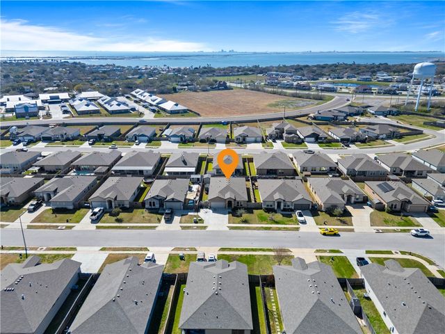 1815 Monterey Bay Dr, Portland, TX 78374