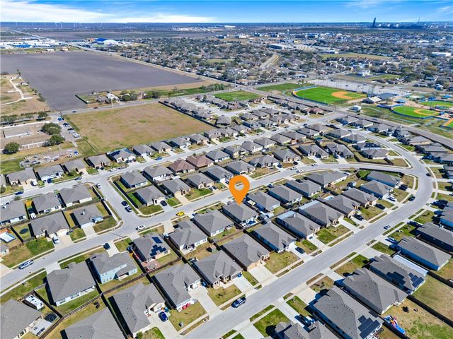 1815 Monterey Bay Dr, Portland, TX 78374