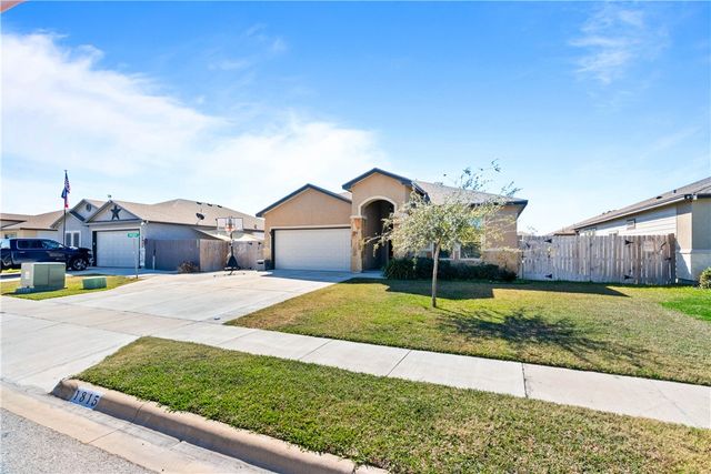 1815 Monterey Bay Dr, Portland, TX 78374