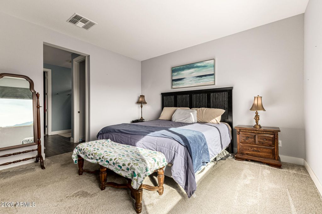 Image 16 of property listing at 11015 W MOBILE Lane, Tolleson, AZ 85353