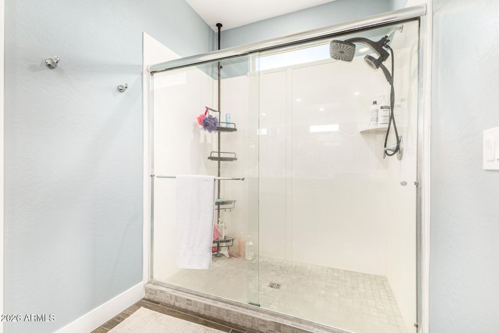 Image 20 of property listing at 11015 W MOBILE Lane, Tolleson, AZ 85353