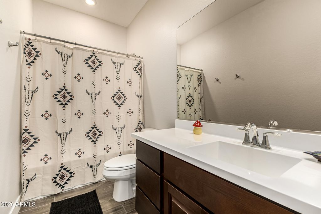 Image 24 of property listing at 11015 W MOBILE Lane, Tolleson, AZ 85353