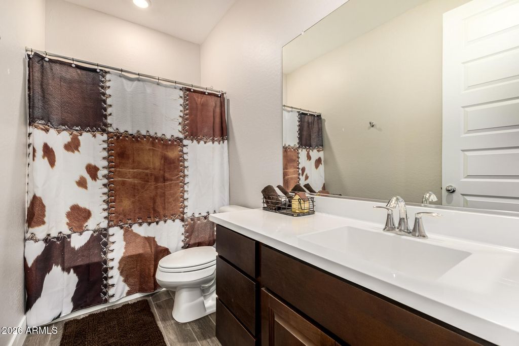 Image 29 of property listing at 11015 W MOBILE Lane, Tolleson, AZ 85353