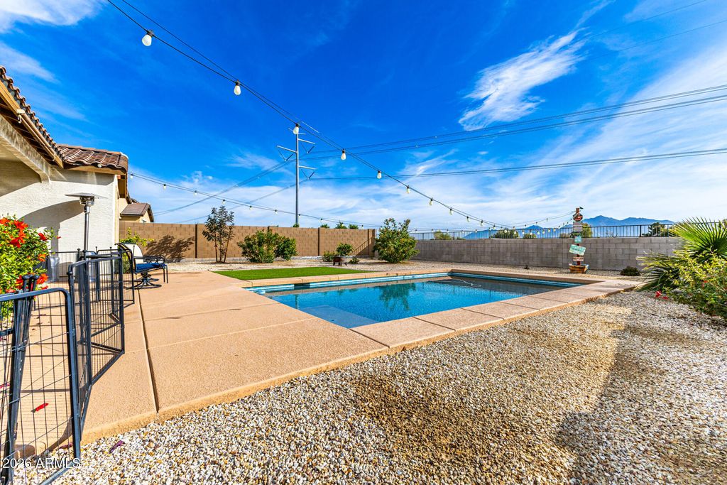 Image 32 of property listing at 11015 W MOBILE Lane, Tolleson, AZ 85353
