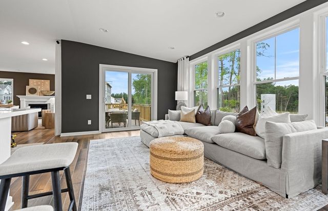 7 Germain Way 14, Norton, MA 02766