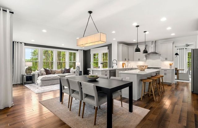 7 Germain Way 14, Norton, MA 02766