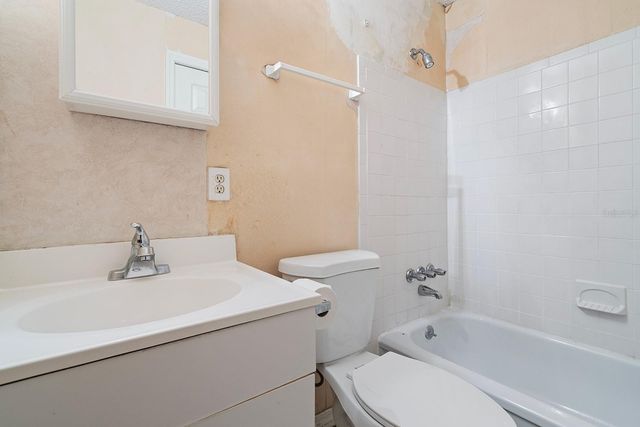 320 LAKEVIEW STREET 221, Orlando, FL 32804