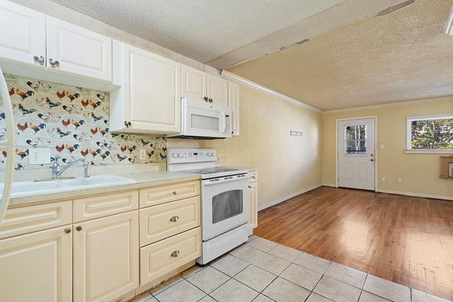 320 LAKEVIEW STREET 221, Orlando, FL 32804