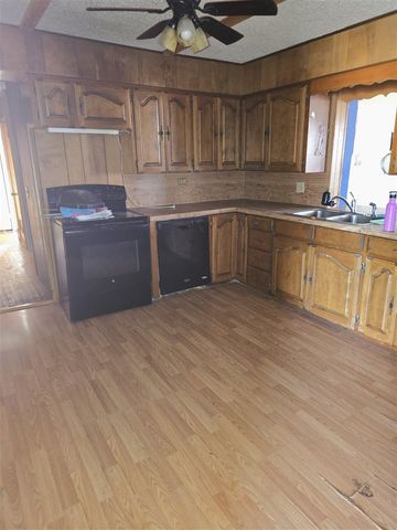 321 Sunnybrook Dr, Frederick, OK 73542