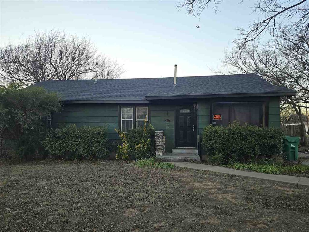 321 Sunnybrook Dr, Frederick, OK 73542