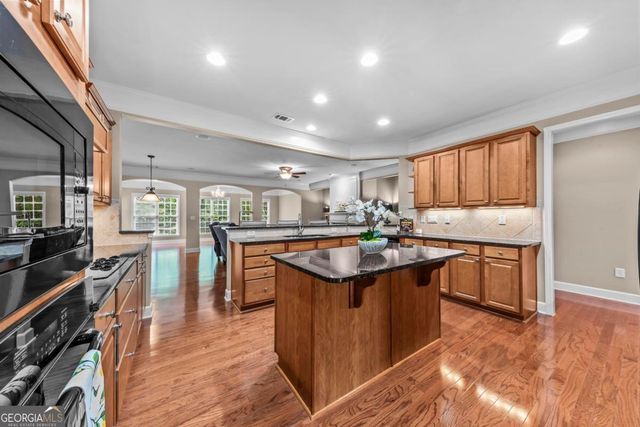 1000 Deep Water Way, Greensboro, GA 30642