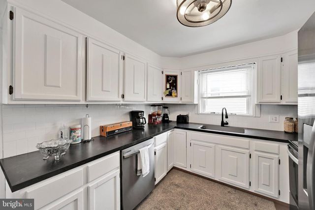 261 W POPLAR ST, Fleetwood, PA 19522