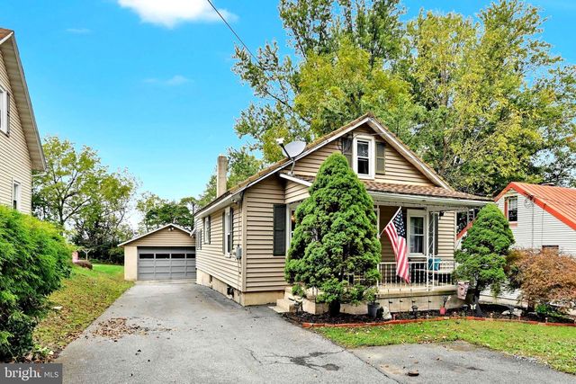 261 W POPLAR ST, Fleetwood, PA 19522