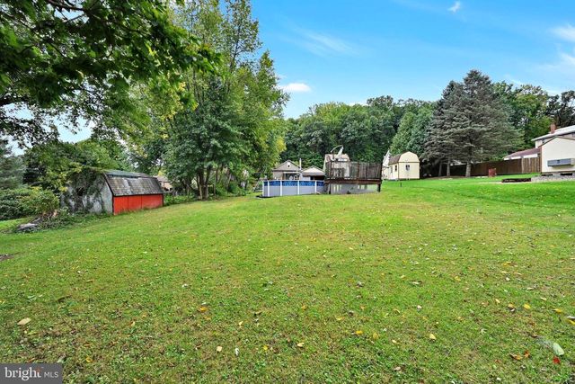 261 W POPLAR ST, Fleetwood, PA 19522