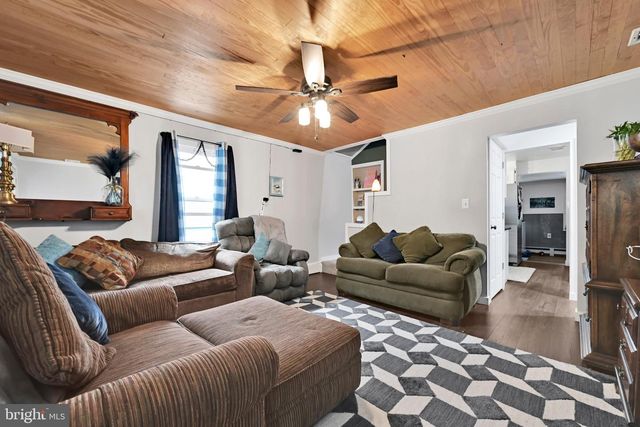 261 W POPLAR ST, Fleetwood, PA 19522