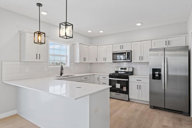 302 Sutton Drive, Savoy, IL 61874