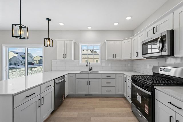 302 Sutton Drive, Savoy, IL 61874