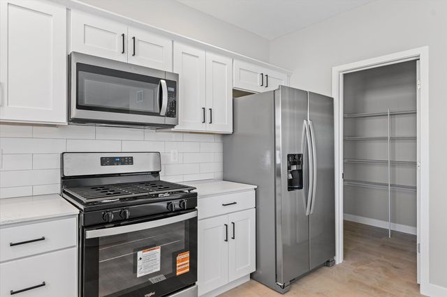 302 Sutton Drive, Savoy, IL 61874