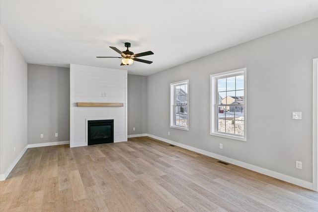 302 Sutton Drive, Savoy, IL 61874