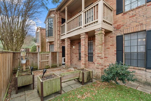 2255 Braeswood Park Drive 105, Houston, TX 77030