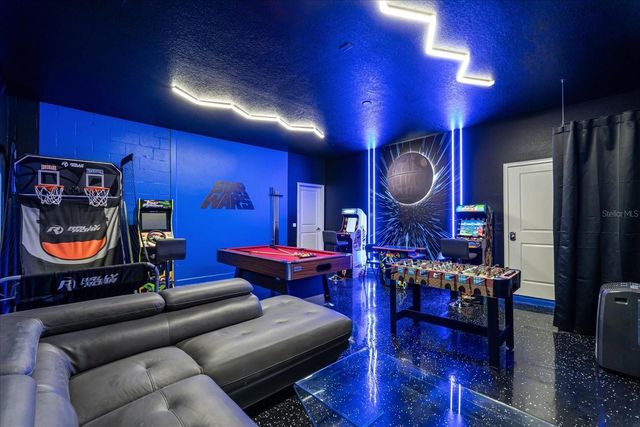 9020 STINGER DRIVE, Davenport, FL 33896