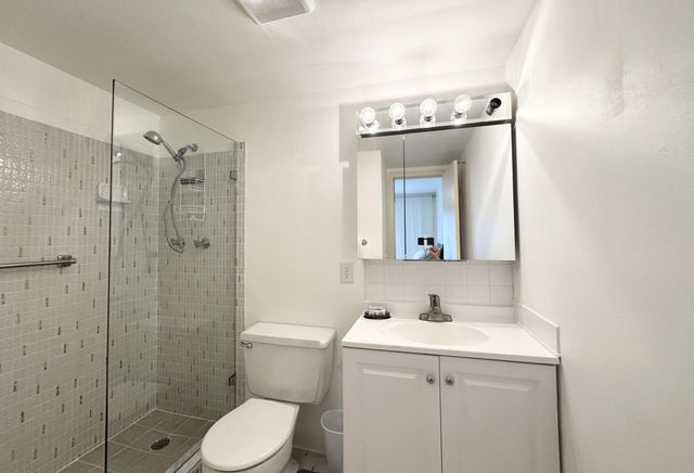 2880 Lake Osborne Drive 205, Lake Worth Beach, FL 33461