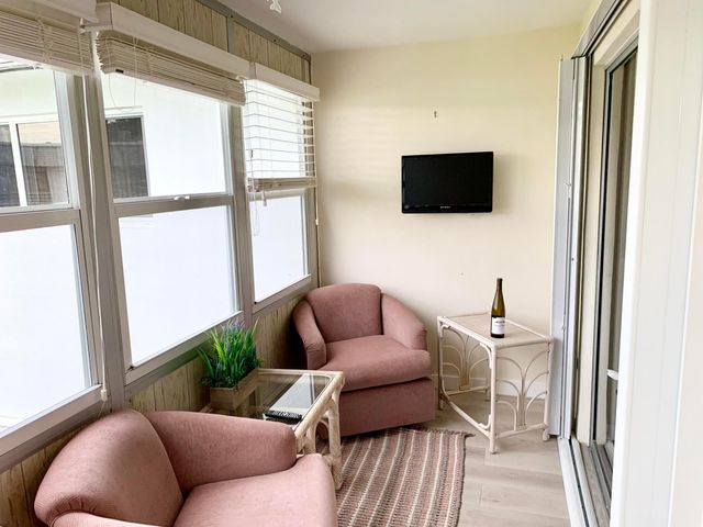 2880 Lake Osborne Drive 205, Lake Worth Beach, FL 33461