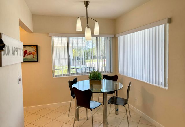 2880 Lake Osborne Drive 205, Lake Worth Beach, FL 33461