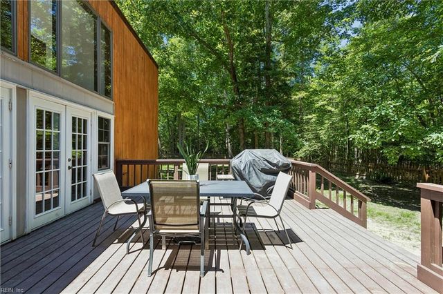 12465 Titus Cove LNDG, Carrollton, VA 23314
