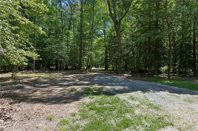 12465 Titus Cove LNDG, Carrollton, VA 23314