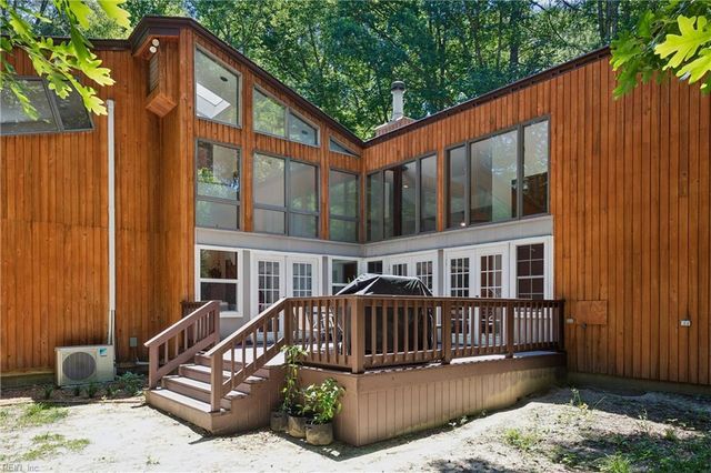 12465 Titus Cove LNDG, Carrollton, VA 23314