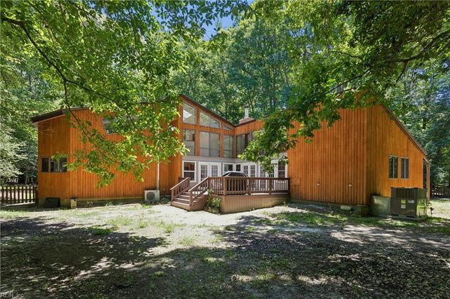 12465 Titus Cove LNDG, Carrollton, VA 23314