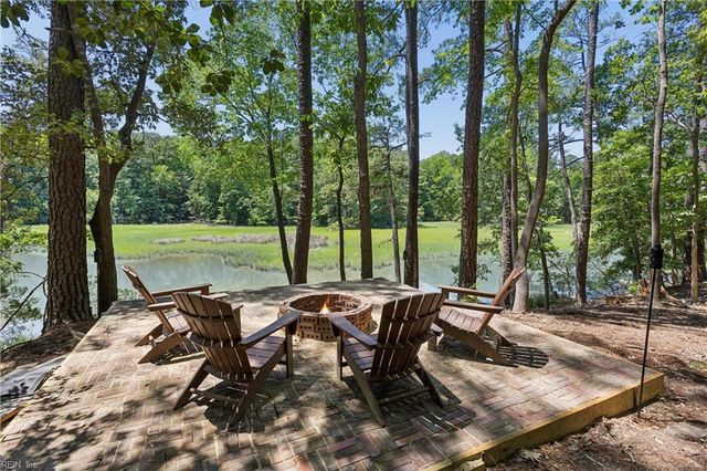 12465 Titus Cove LNDG, Carrollton, VA 23314
