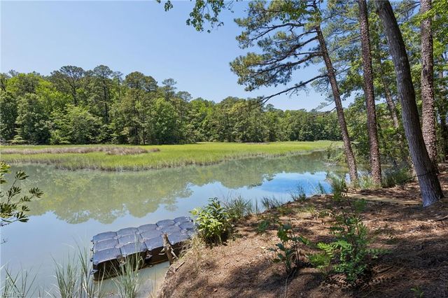 12465 Titus Cove LNDG, Carrollton, VA 23314