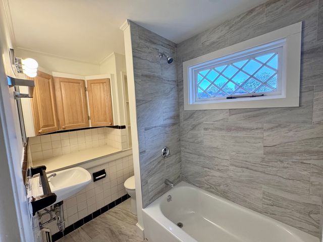 65-R Pleasant St 1, Marblehead, MA 01945
