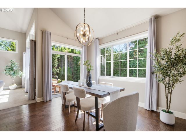 15677 FIELDSTONE Dr, Lake Oswego, OR 97035