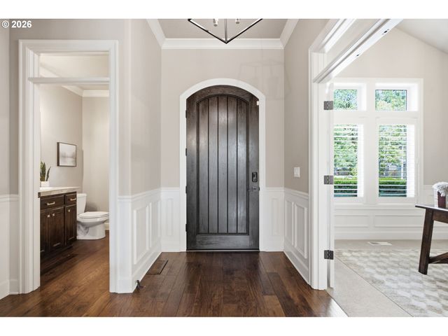 15677 FIELDSTONE Dr, Lake Oswego, OR 97035
