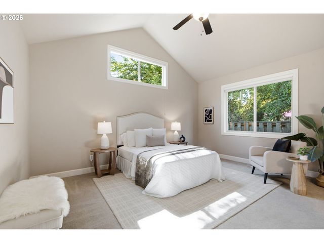 15677 FIELDSTONE Dr, Lake Oswego, OR 97035