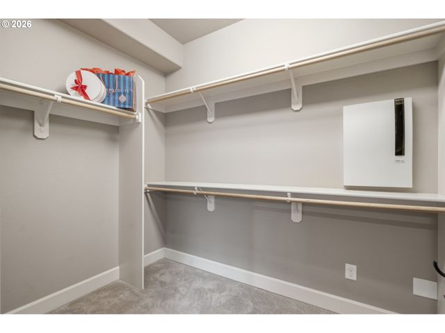 15677 FIELDSTONE Dr, Lake Oswego, OR 97035