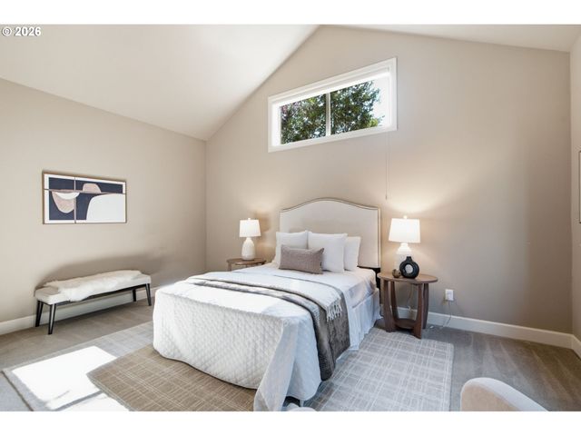15677 FIELDSTONE Dr, Lake Oswego, OR 97035