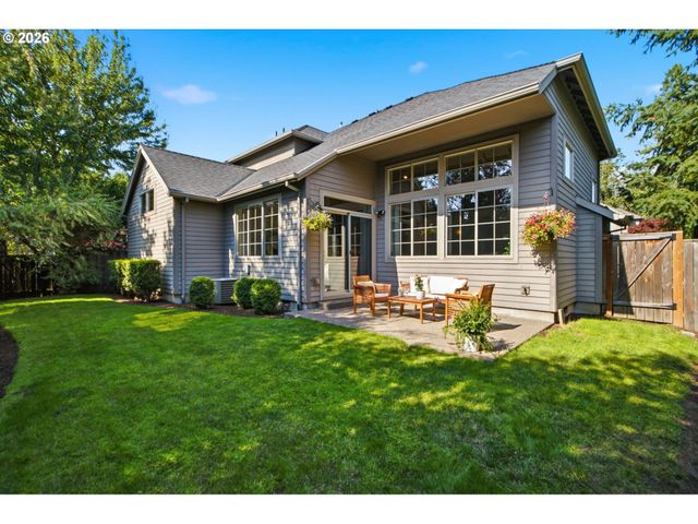 15677 FIELDSTONE Dr, Lake Oswego, OR 97035
